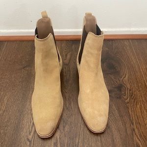 Men’s Suede Chelsea boots